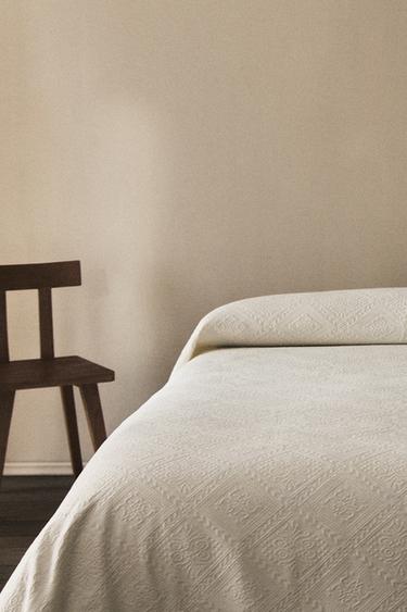 Zara COTTON BEDSPREAD WITH GEOMETRIC DESIGN - Ecru