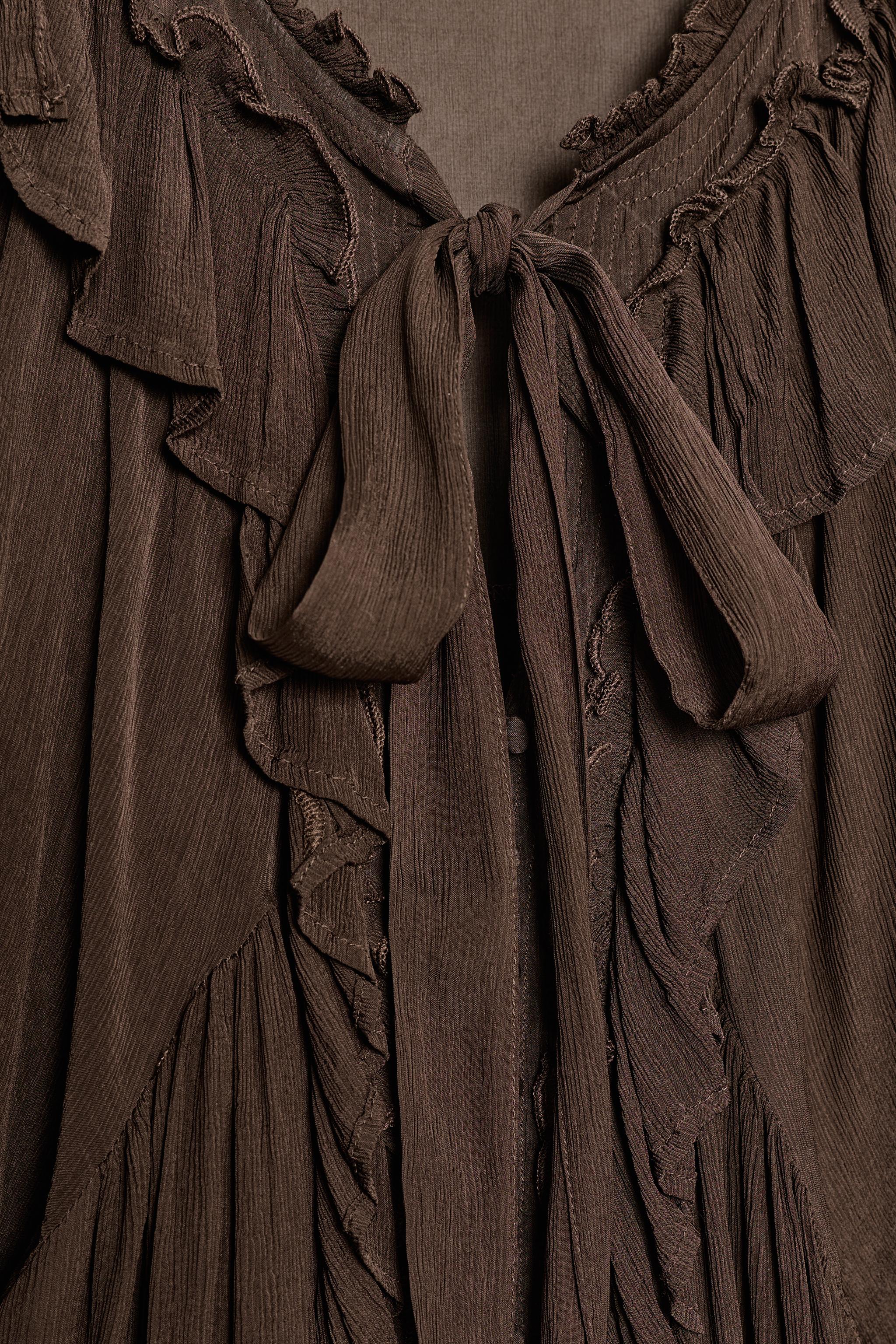 FLOWY RUFFLED SHIRT