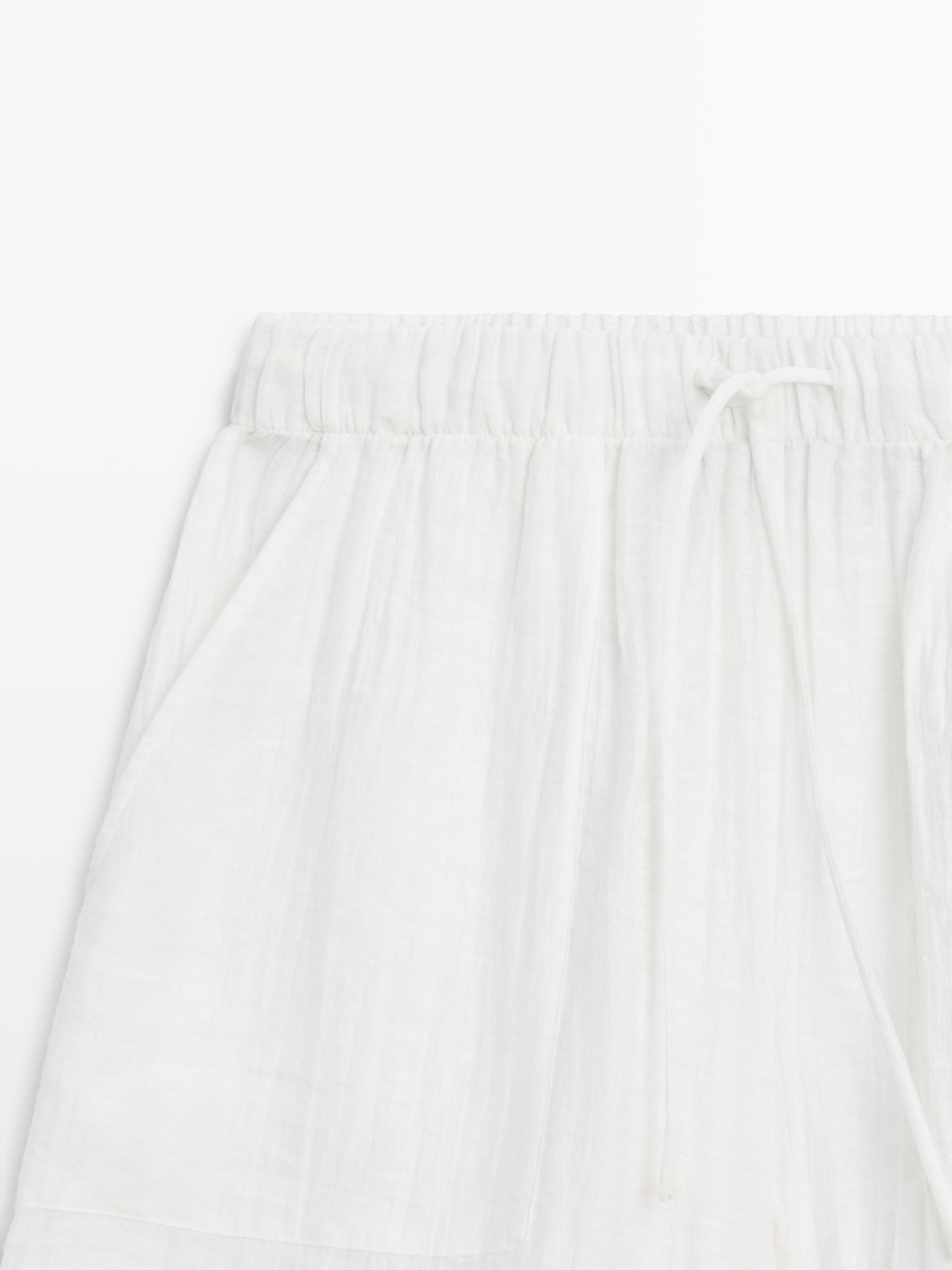 Short flowing Bermuda shorts