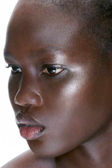 LIQUID HIGHLIGHTER - TEMPTING GLOW - SHIMMER GOLD by Zara