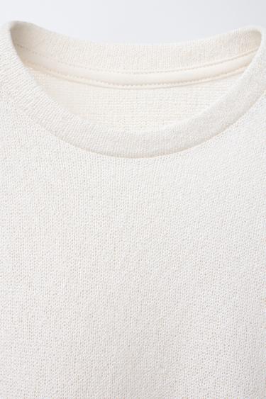 T-SHIRT EN MAILLE À TEXTURE - Écru de Zara - Image 2