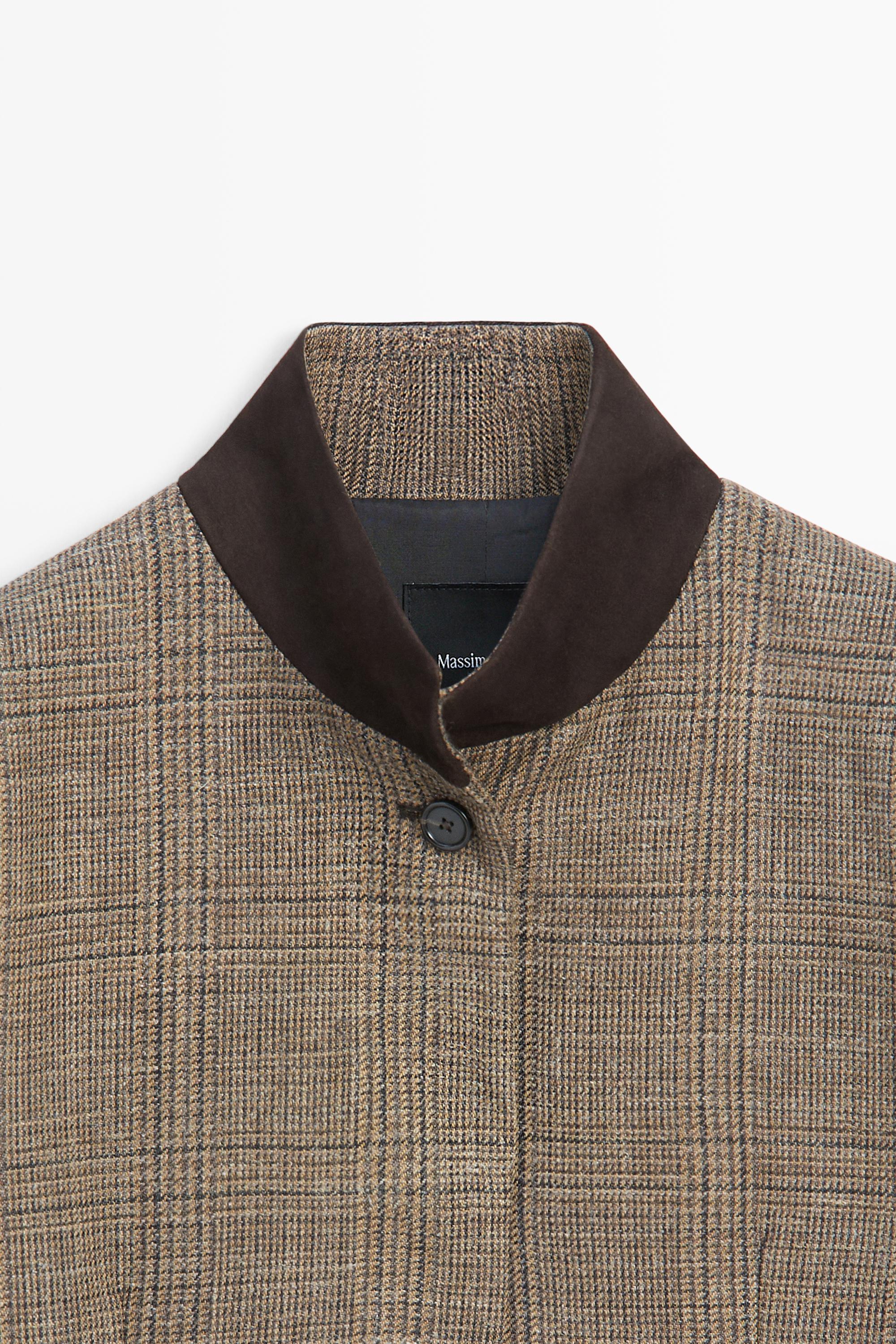 Checked blazer with contrast collar
