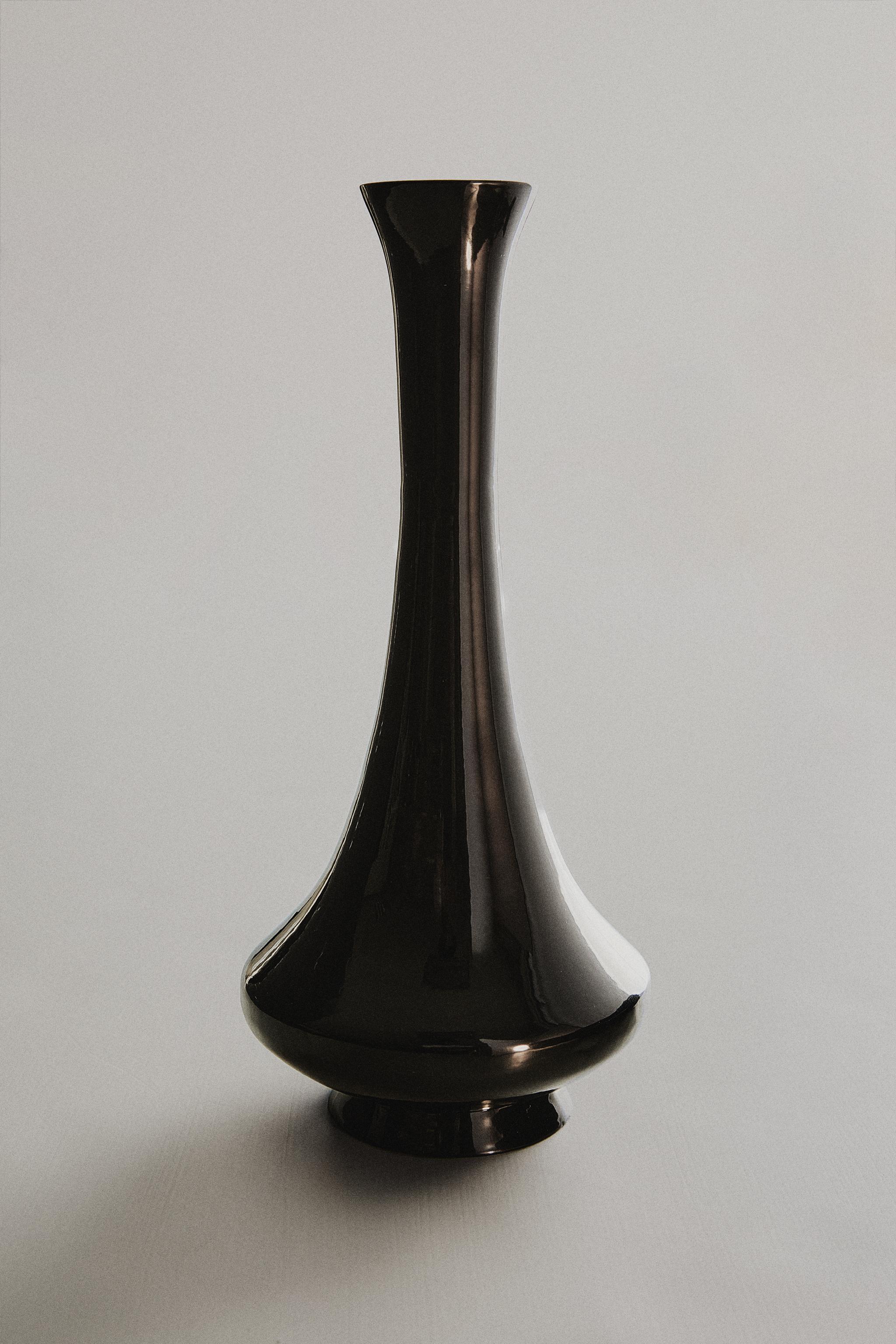 ロング グロス 花瓶 - ブラック | ZARA Japan / 日本