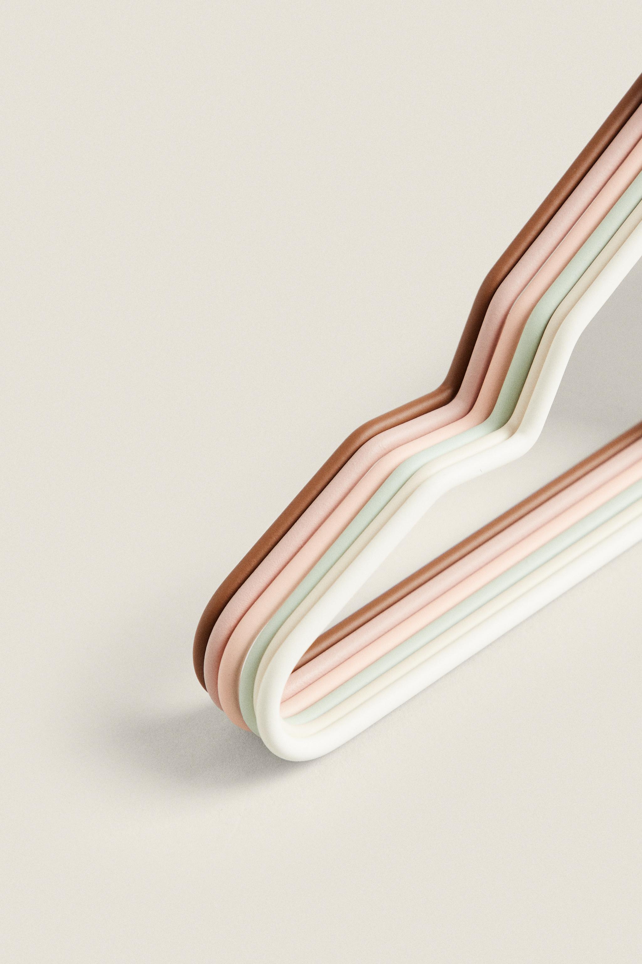 Детские куртки Zara KIDS’ COLORED HANGERS (PACK OF 6) — фото 4
