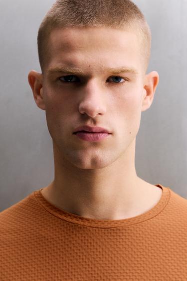 TEXTURED LONG SLEEVE GRAVEL TECHNICAL T-SHIRT - Ochre by Zara - Image 5