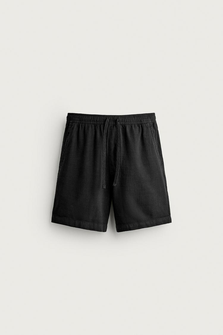TEXTURED REGULAR FIT BERMUDA SHORTS