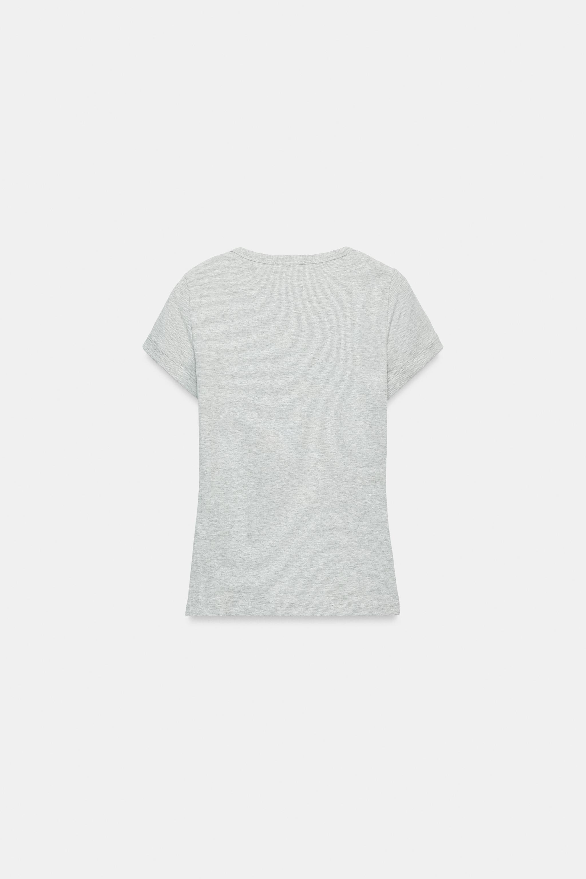 RIBBED BUTTON T-SHIRT