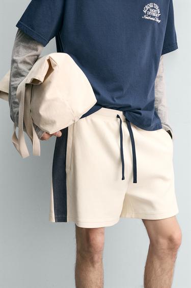 BERMUDA JOGGING BANDES CONTRASTÉES - Blanc cassé de Zara - Image 4