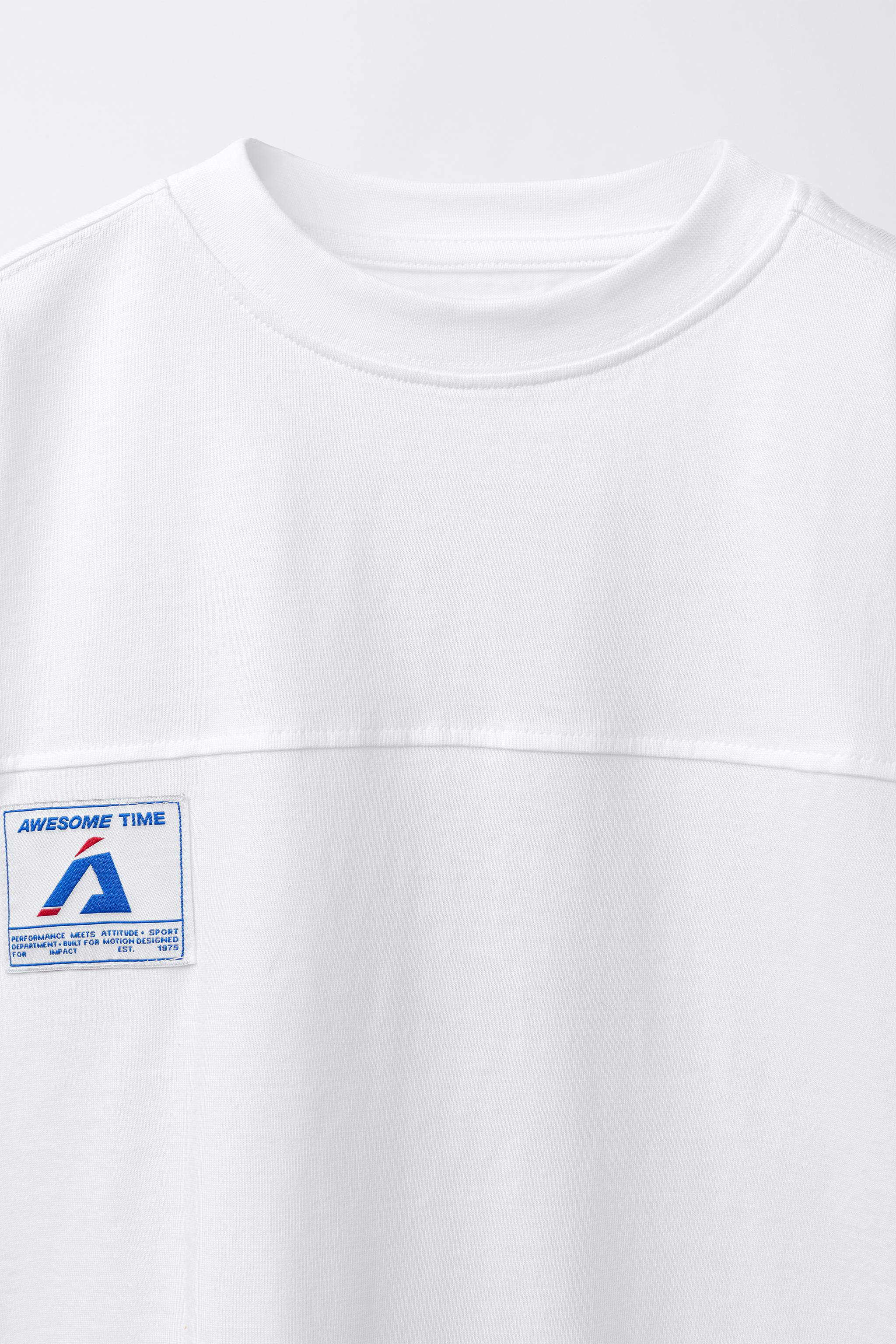 T-SHIRT JOGGING À ÉTIQUETTE