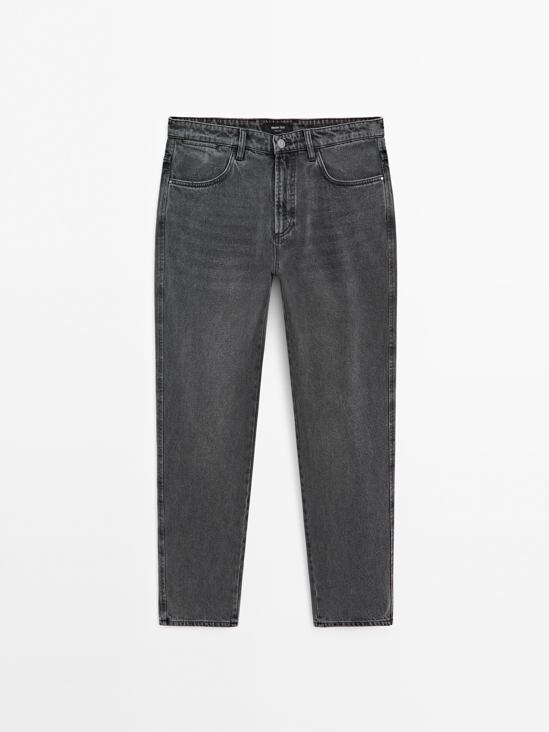 Tapered fit jeans