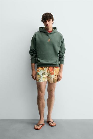 MOLETOM COM CAPUZ E BORDADO SILLA GABRIEL AZEVEDO X ZARA - Verde-médio da Zara - Imagem 0