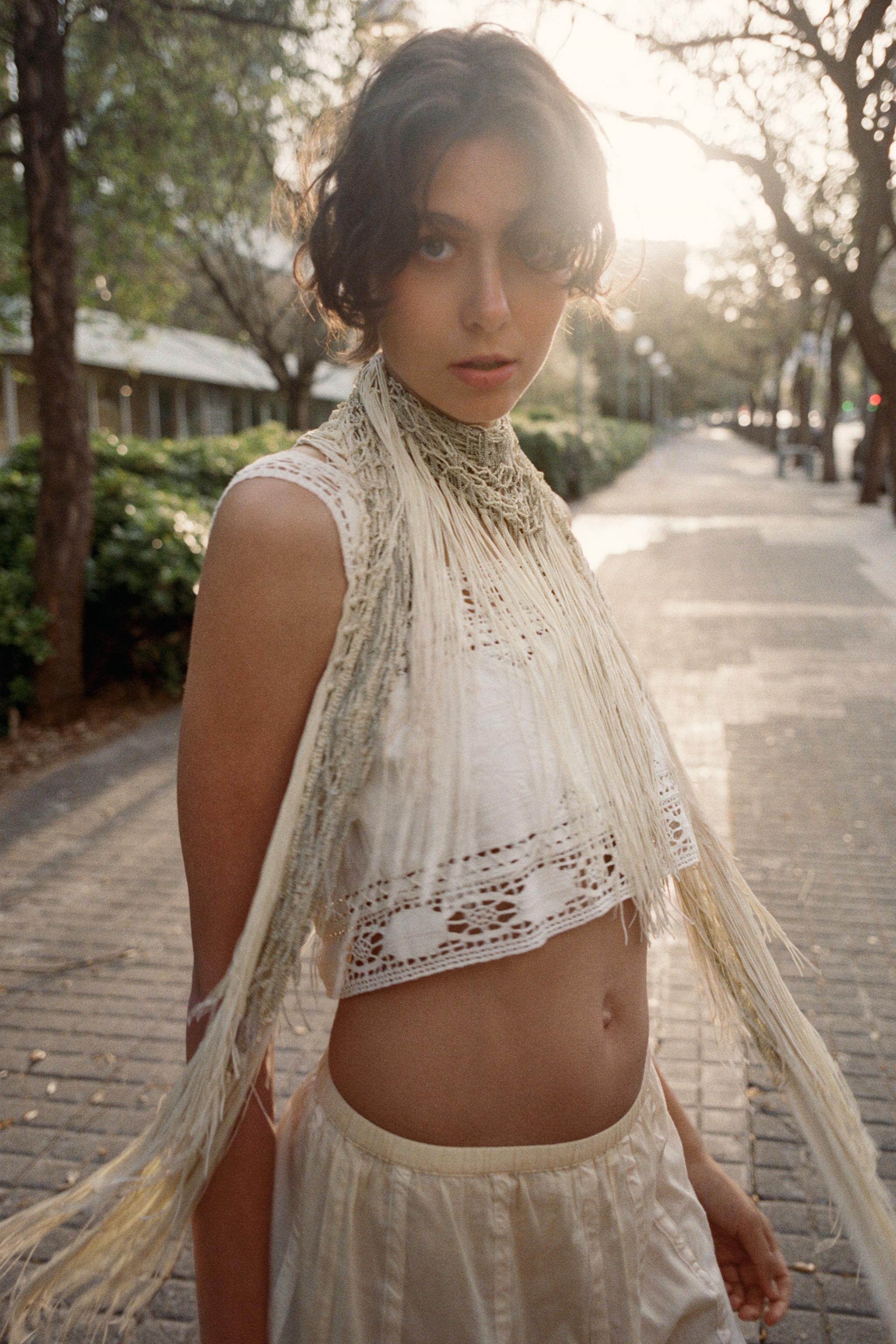 EMBROIDERED LACE TOP