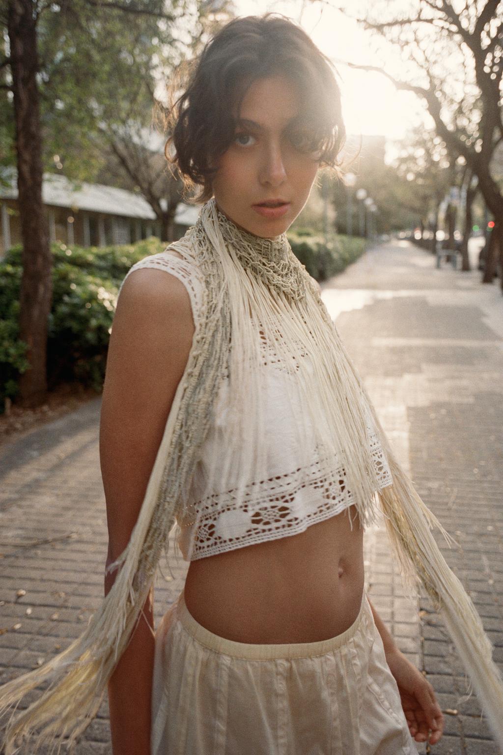 EMBROIDERED LACE TOP