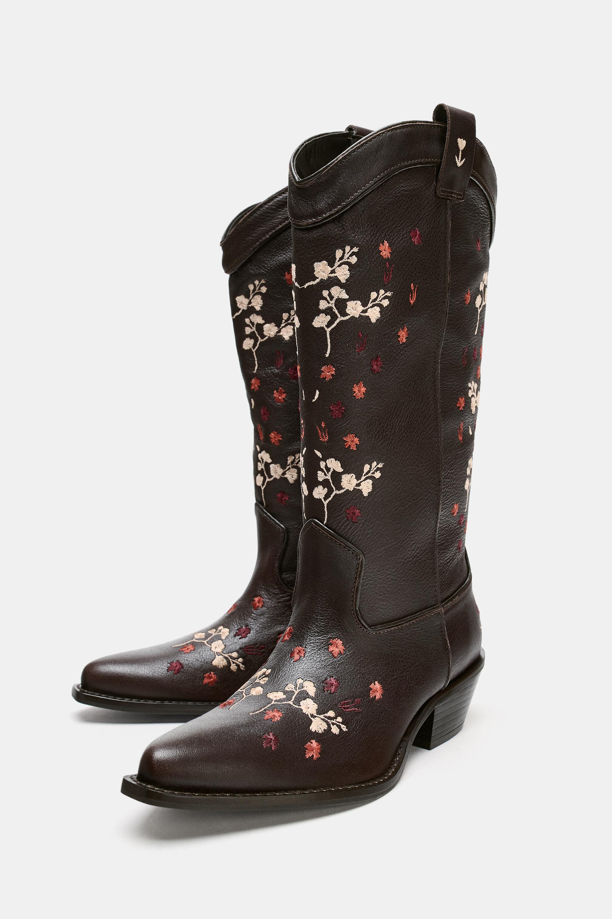 LEATHER EMBROIDERED COWBOY BOOTS