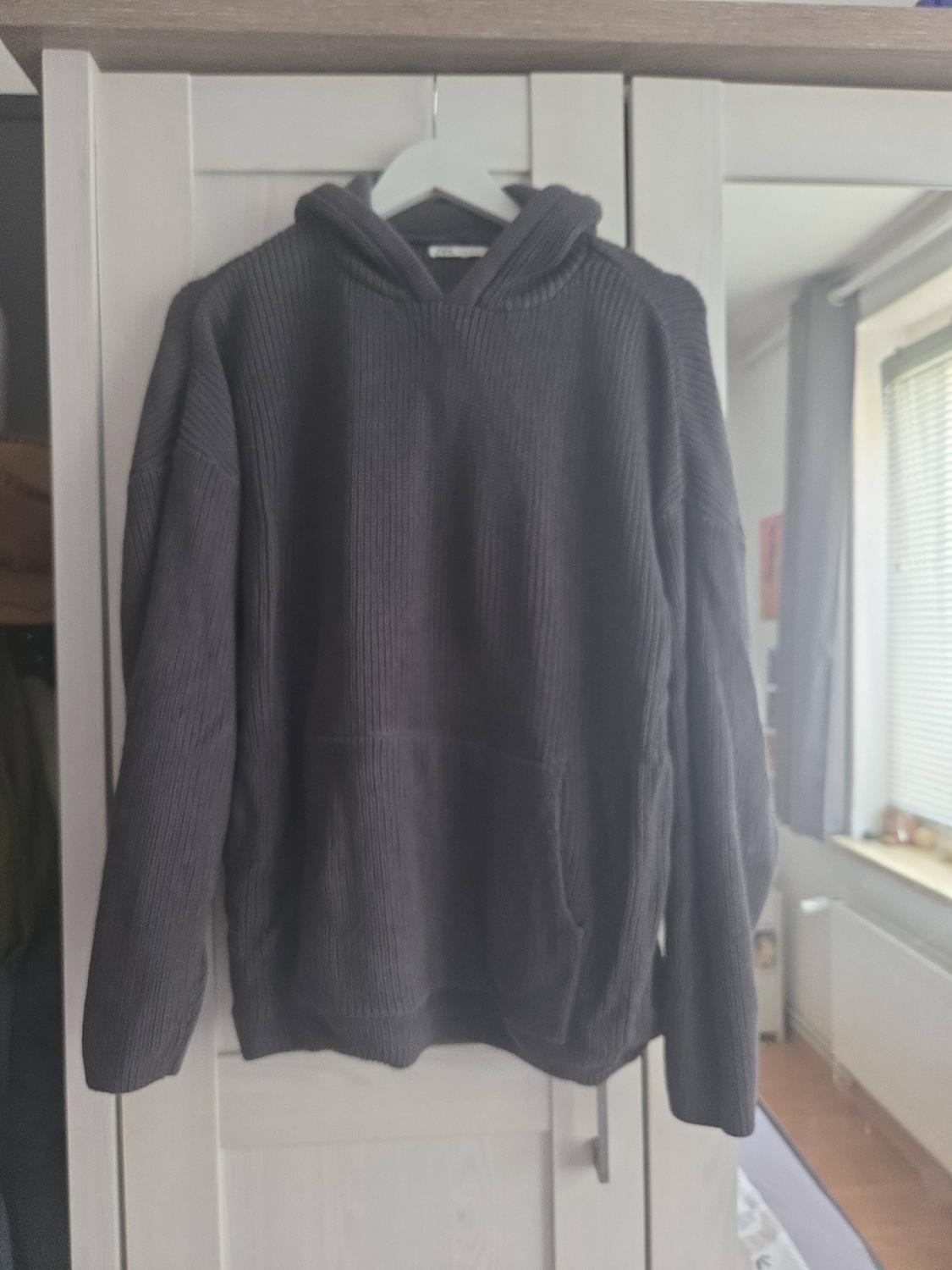 STRUCTURED SWEATER WITH HOOD - Image 4