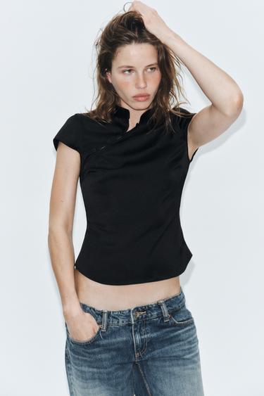 SATIN TOP WITH SIDE BUTTONS - Black by Zara