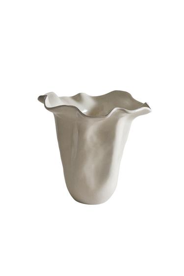 SHINY WAVY EARTHENWARE VASE - white by Zara