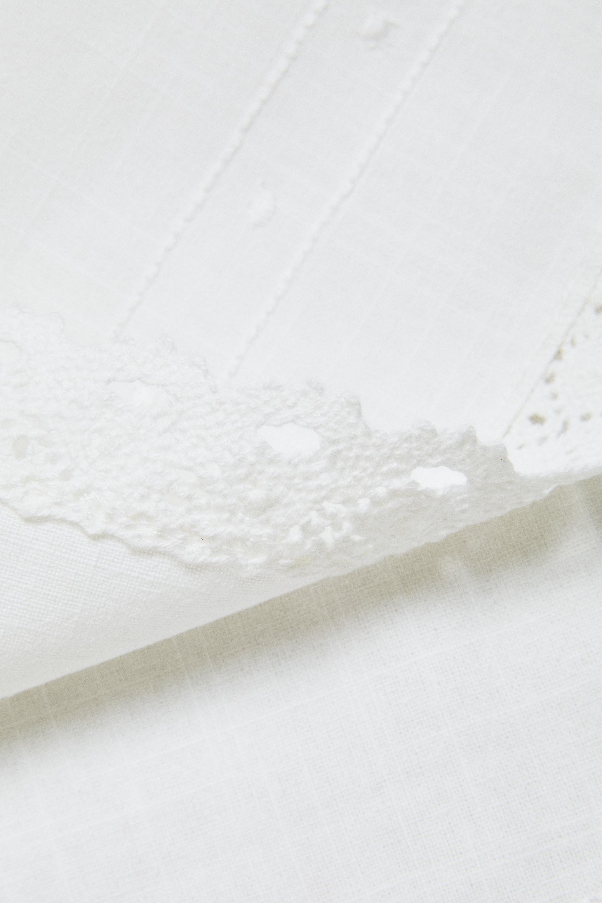 EMBROIDERED COTTON NAPKINS WITH LACE TRIM (PACK OF 2)