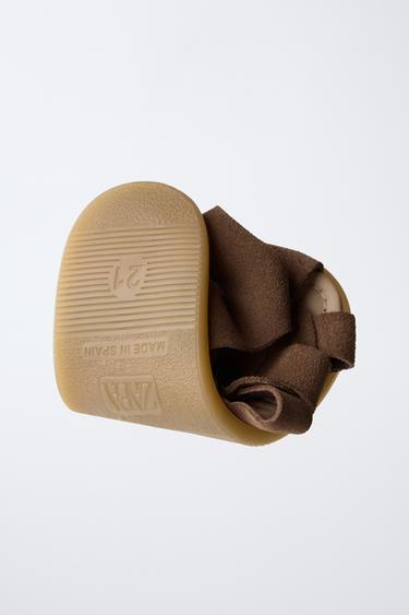 SANDALES EN CUIR STYLE PLAGE PIEDS NUS - Marron de Zara - Image 3