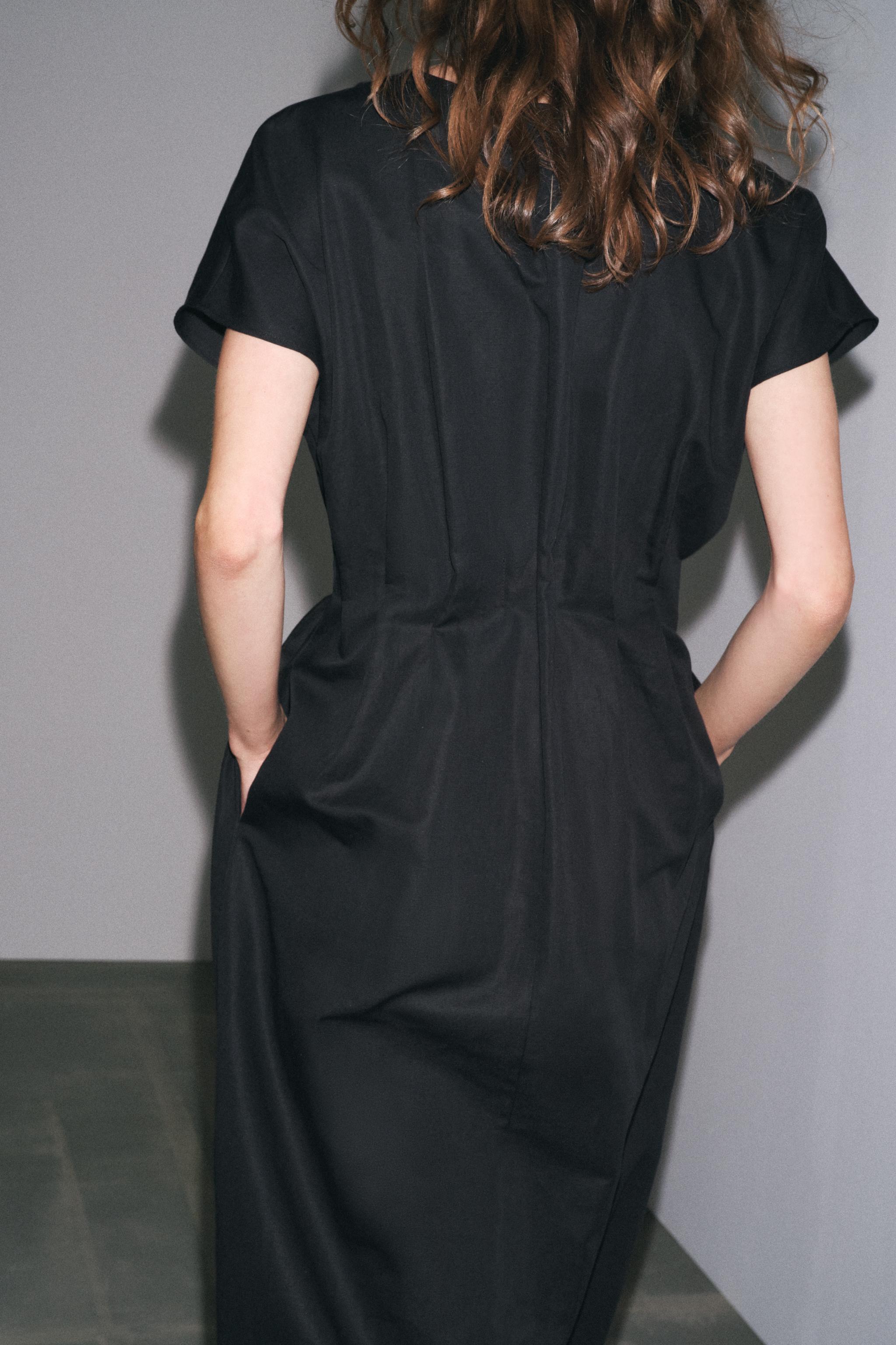 プリーツ入りミディワンピース ZW COLLECTION - ブラック | ZARA