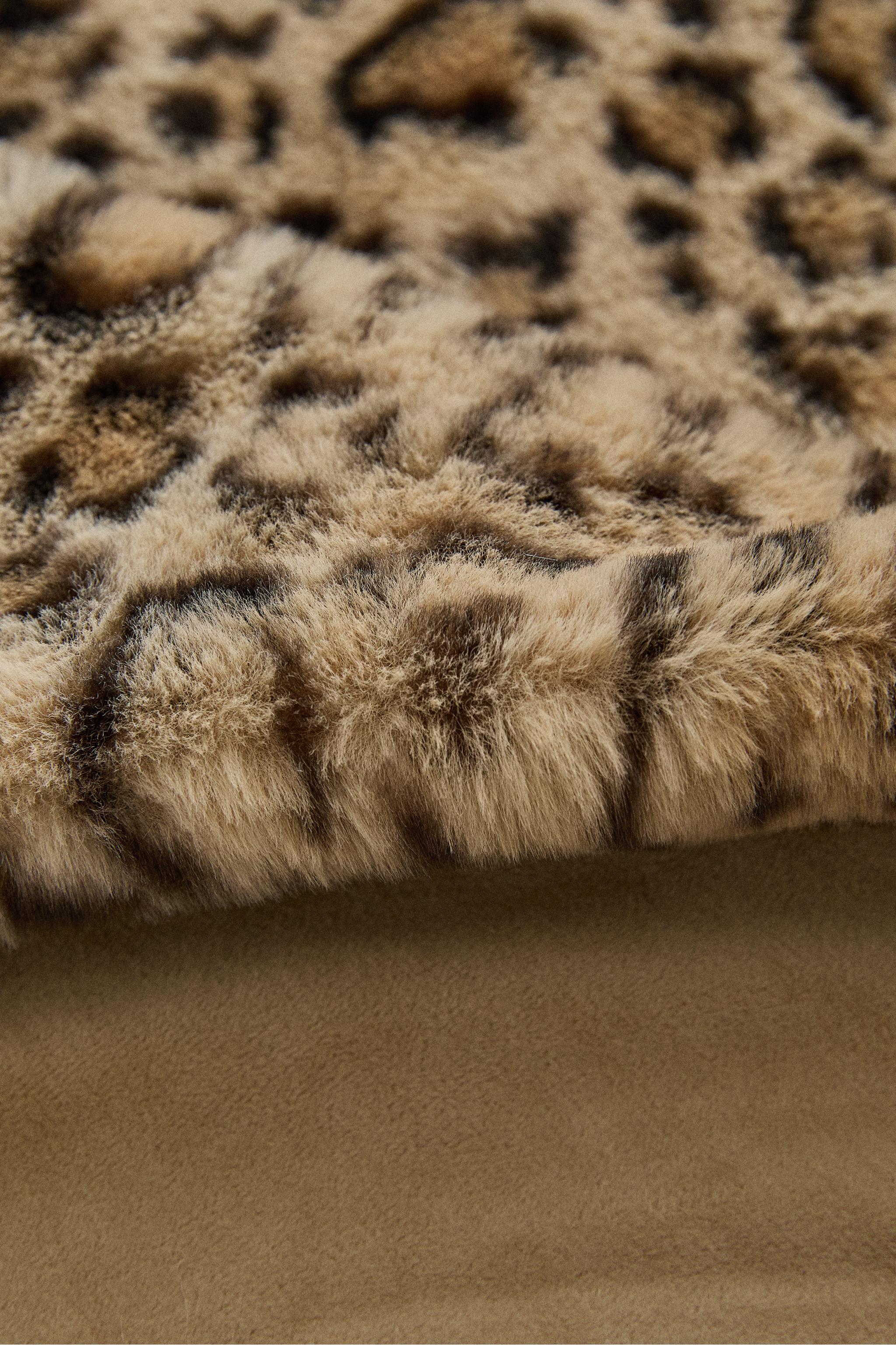 LEOPARD FUR BLANKET