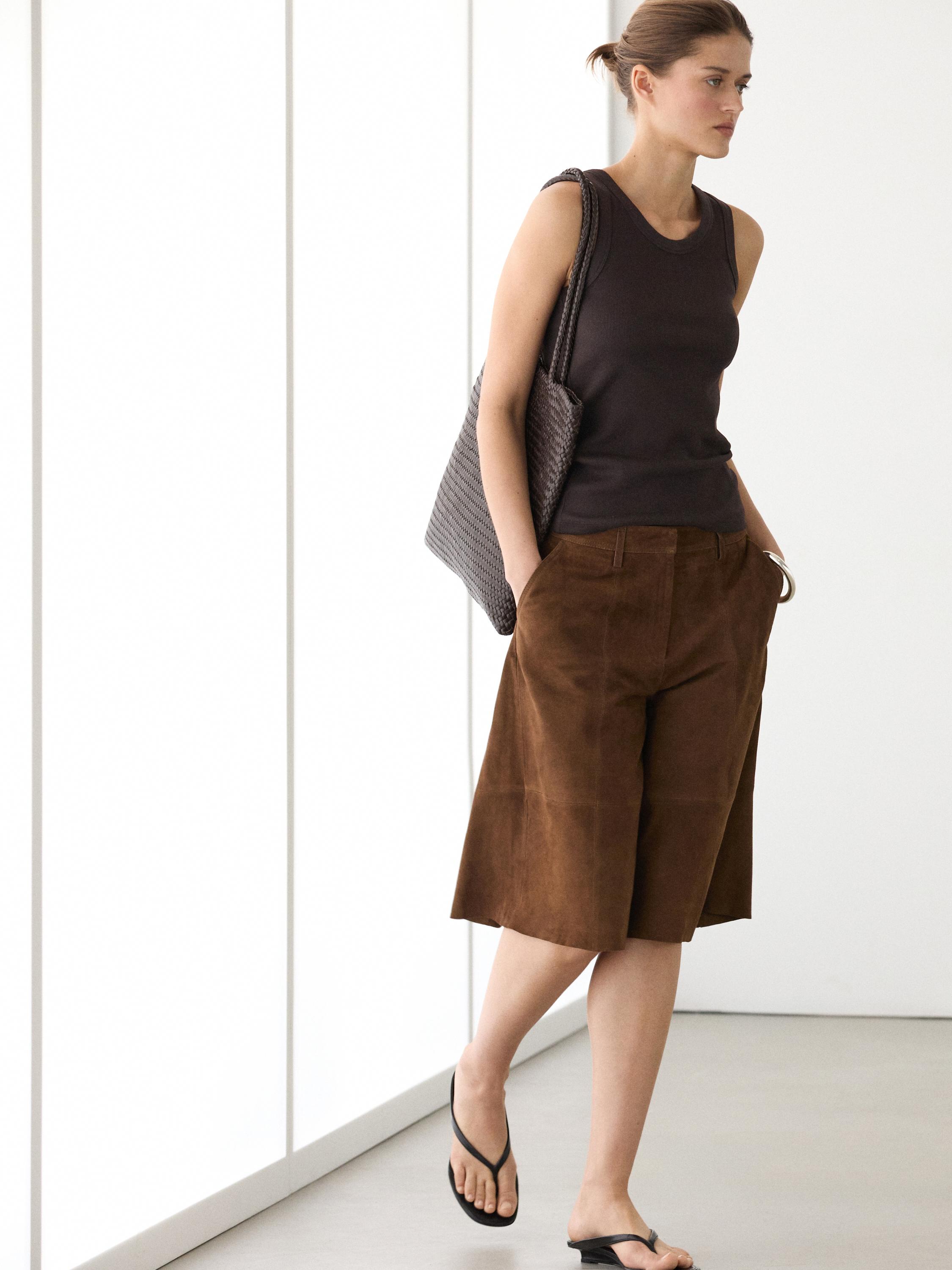 Long suede leather Bermuda shorts