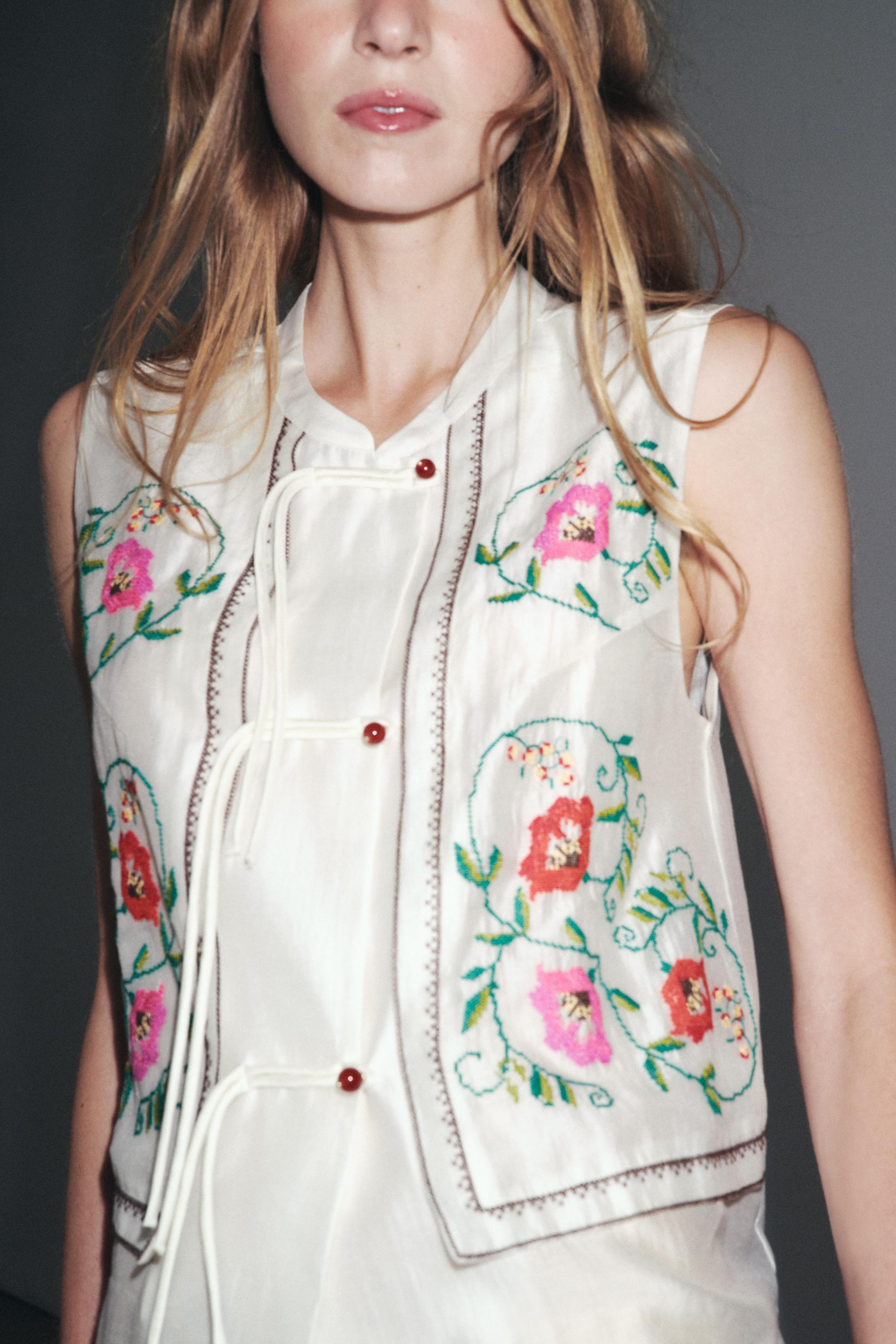 ZARA 立体フラワー刺繍トップス 4786/002 ZARA】立体フラワー刺繍トップス エクリュ | 4786/002/712 (ZARA