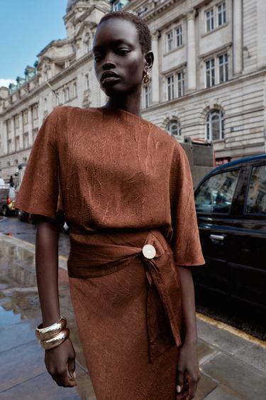 САТЕНИРАН ТОП С НАМАЧКАН ЕФЕКТ - Мед от Zara