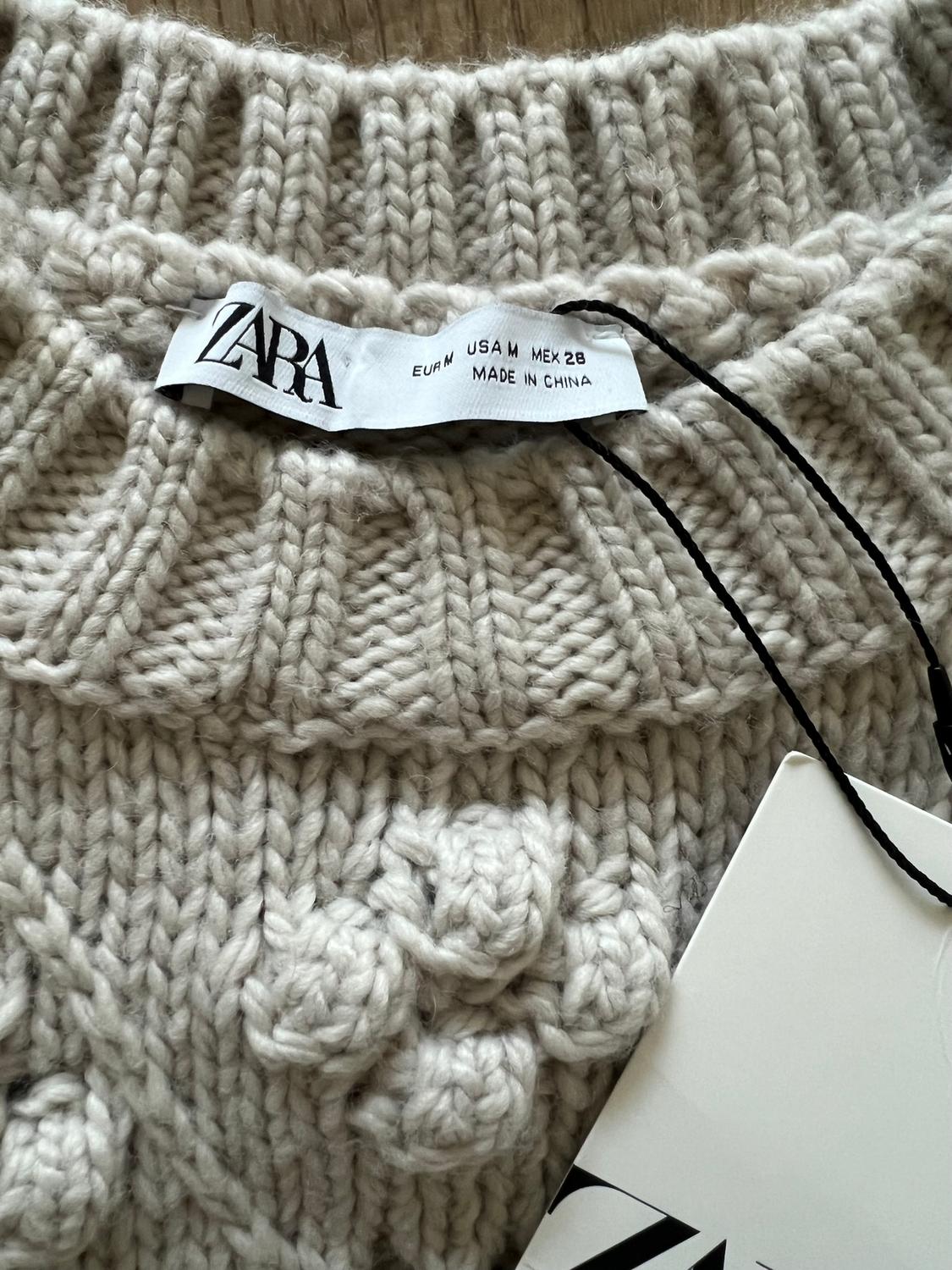 CABLE KNIT SWEATER WITH POMPOMS - Image 3