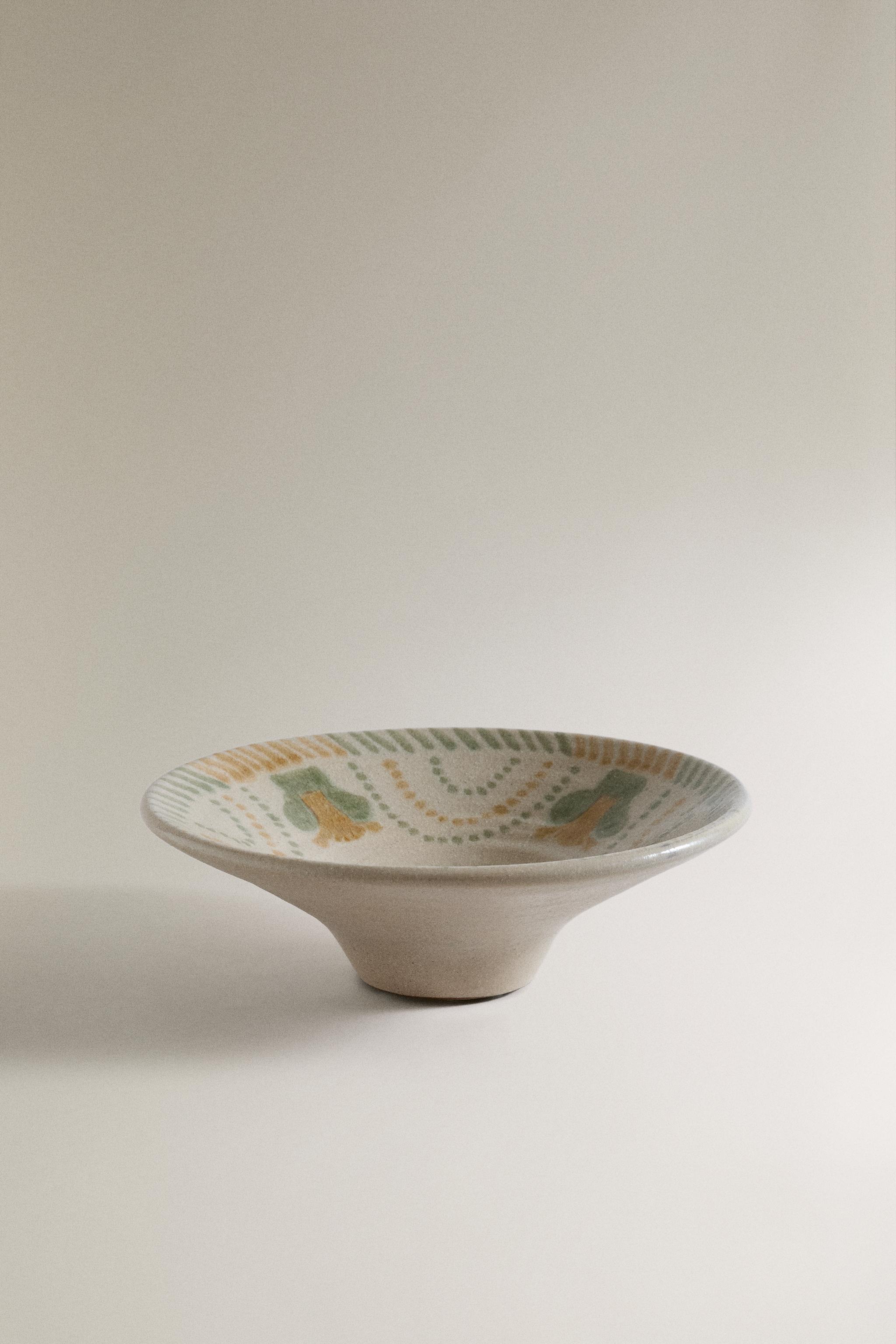 STONEWARE BOWL WITH DESIGNS