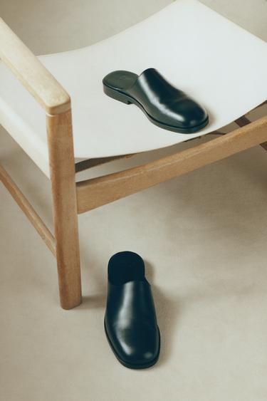 LEATHER CLOGS LIMITED EDITION - Black by Zara