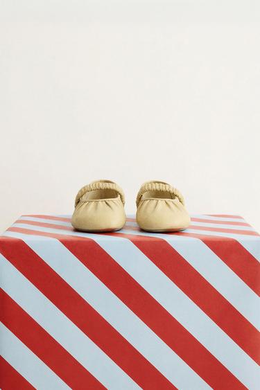 BALLERINES EN CUIR - Jaune de Zara - Image 10