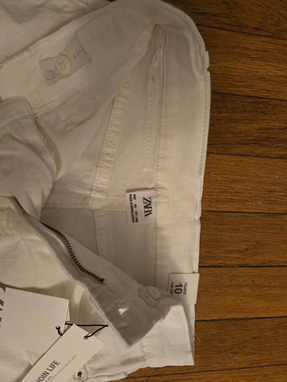 ZARA BOYS RIPPED SHORTS RELAXED FIT - Image 4