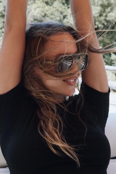 CROPPED STRETCH T-SHIRT - Black by Zara