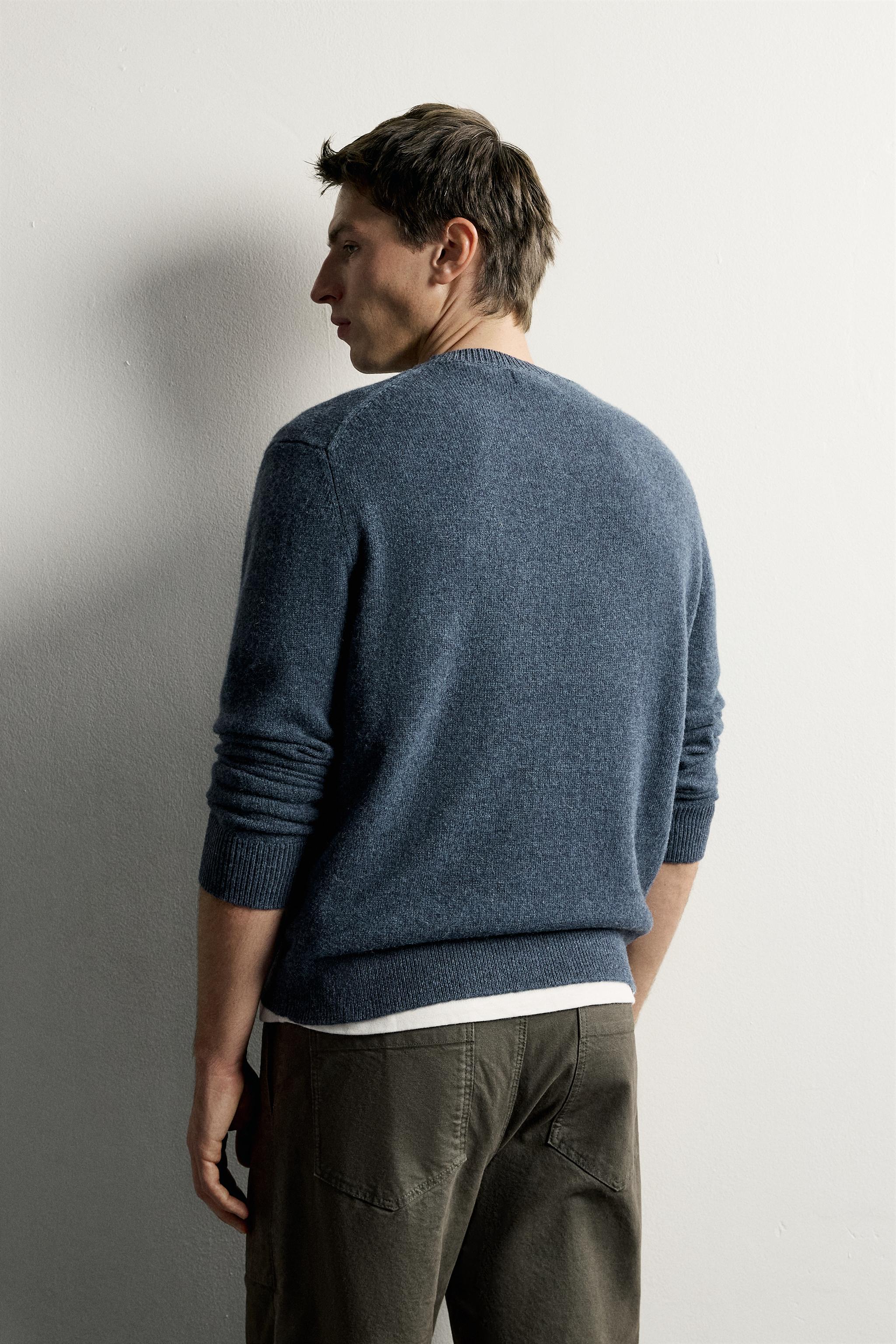100% WOOL V-NECK SWEATER