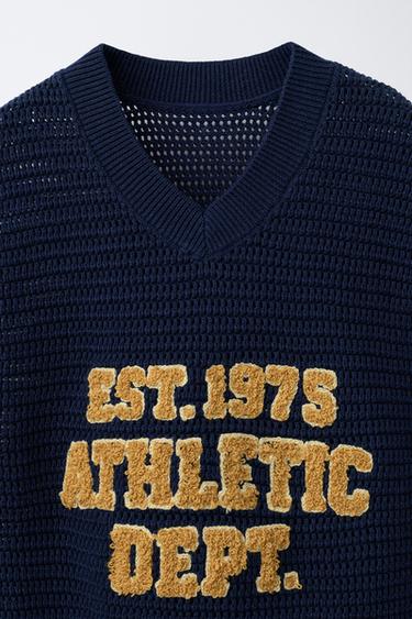 GILET EN MAILLE AVEC INSCRIPTION EN VELOURS BOUCLÉ - bleu marine de Zara - Image 2