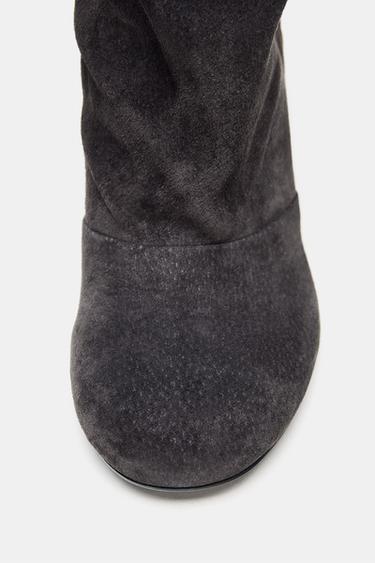 BOTTES EN CUIR FRONCÉES - Gris de Zara - Image 6