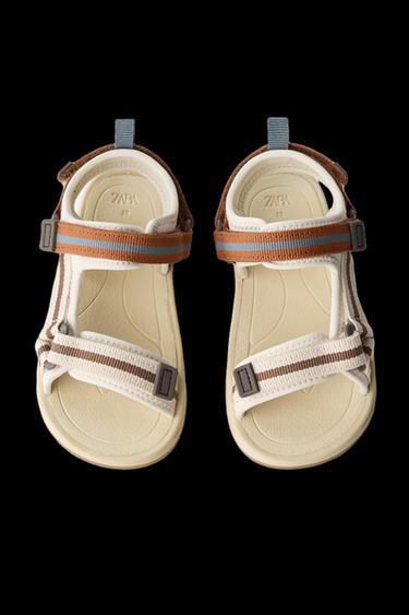 SANDALIA TÉCNICA - Multicolor de Zara