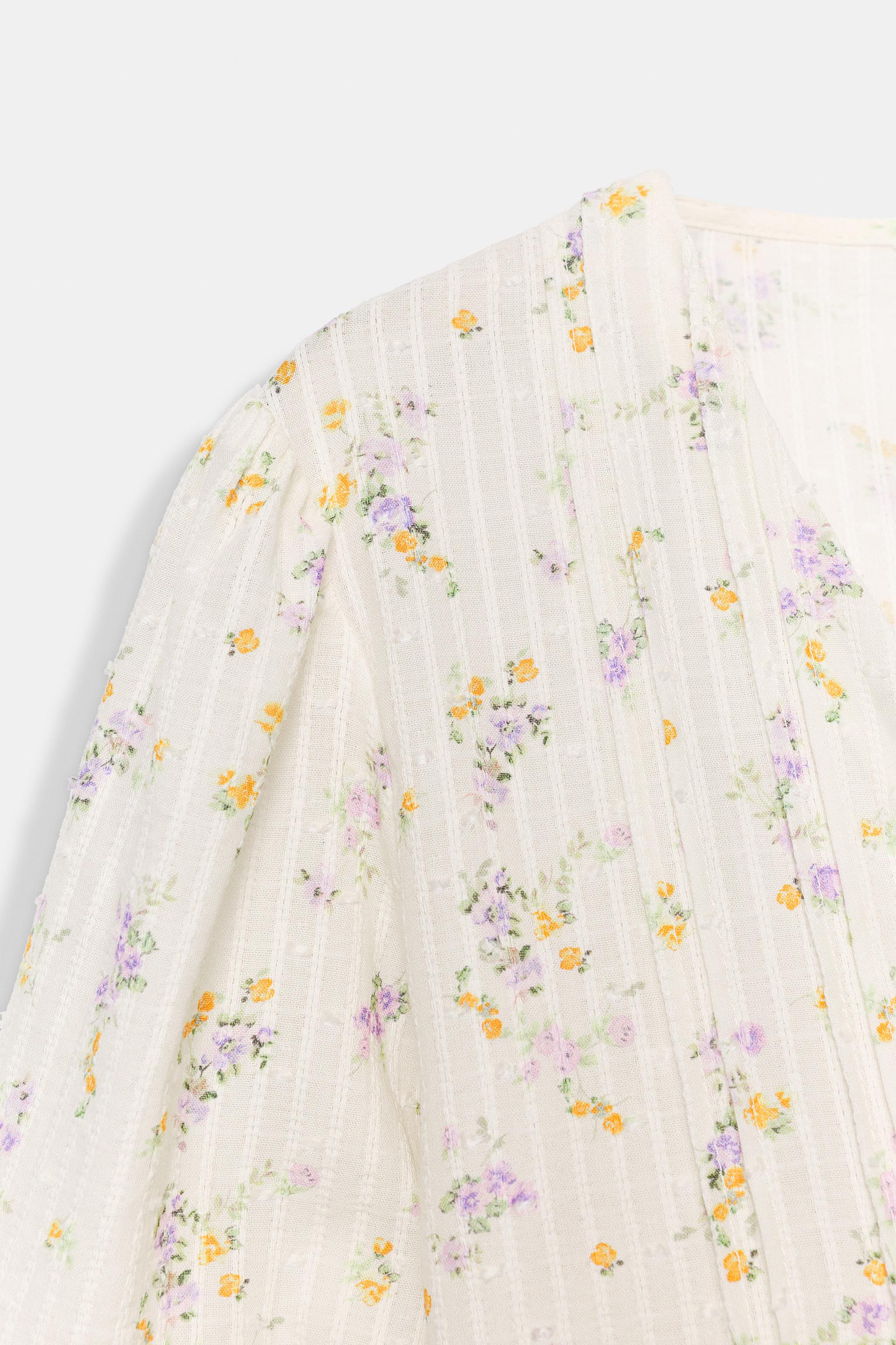 FLORAL PRINT PINTUCK BLOUSE
