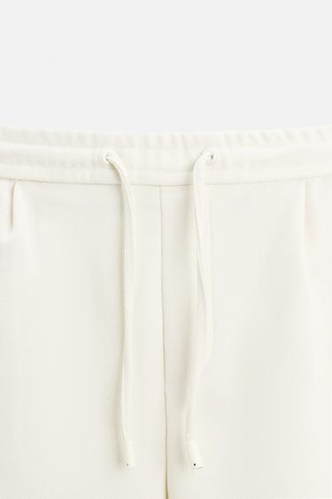 BERMUDA CONFORT - Crudo medio de Zara