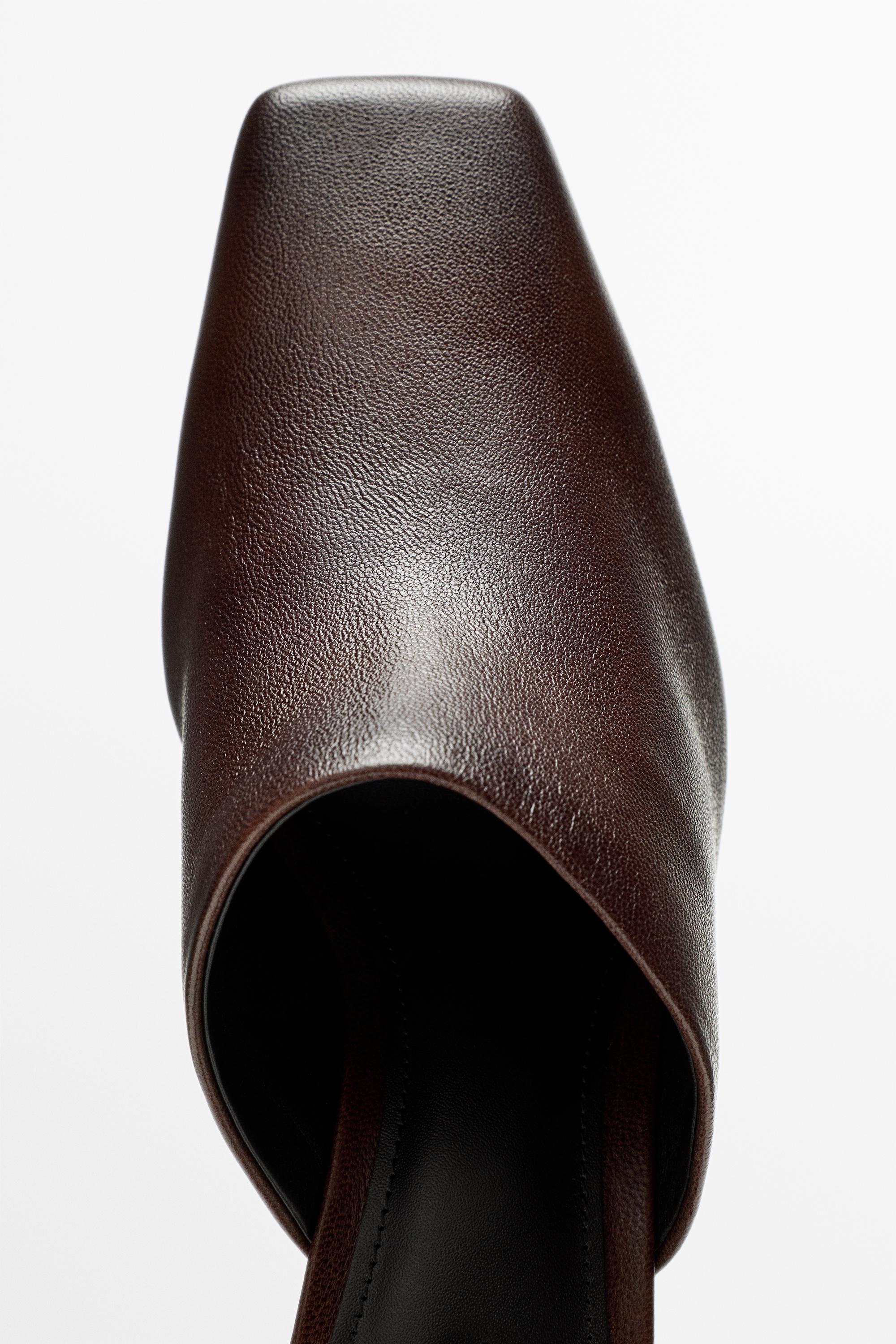 Chaussure à talon ouvert en cuir