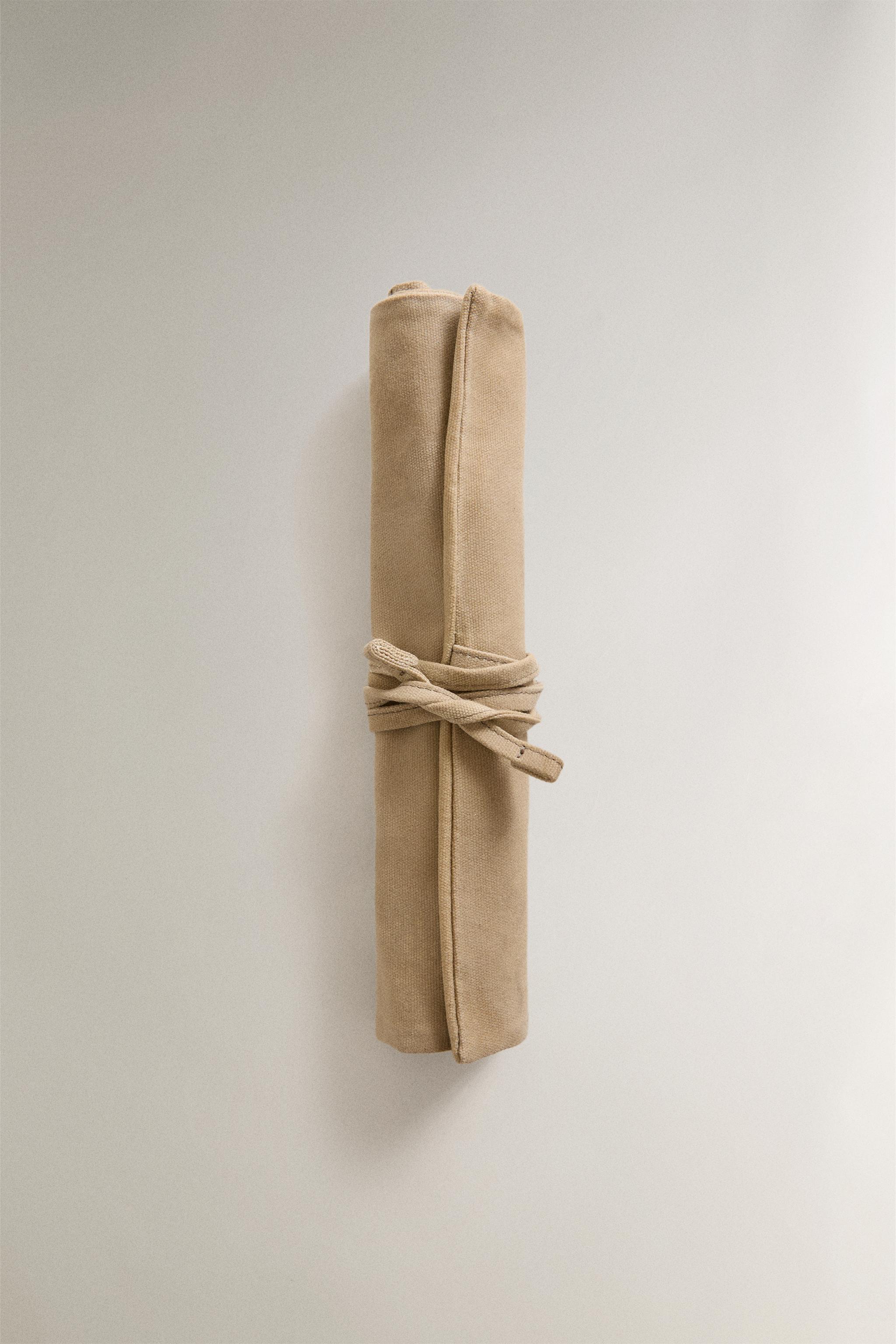 ROLL-UP PARCHISI GAME