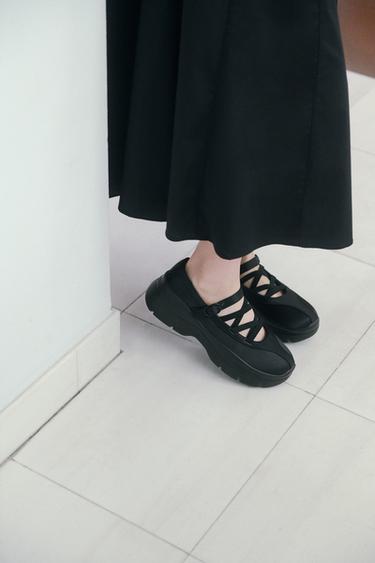 SATIN-FINISH STRAPPY TRAINERS - Black by Zara