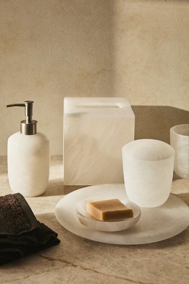 ALABASTER BATHROOM SET - Red by Zara