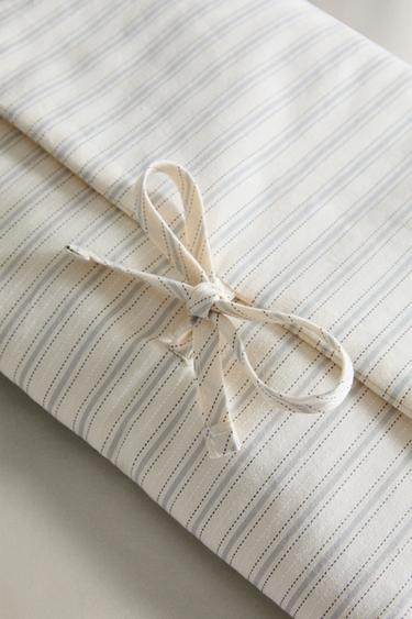 MATELAS À LANGER ENFANT RAYURES SERVIETTE DE BAIN - rayures de Zara - Image 1