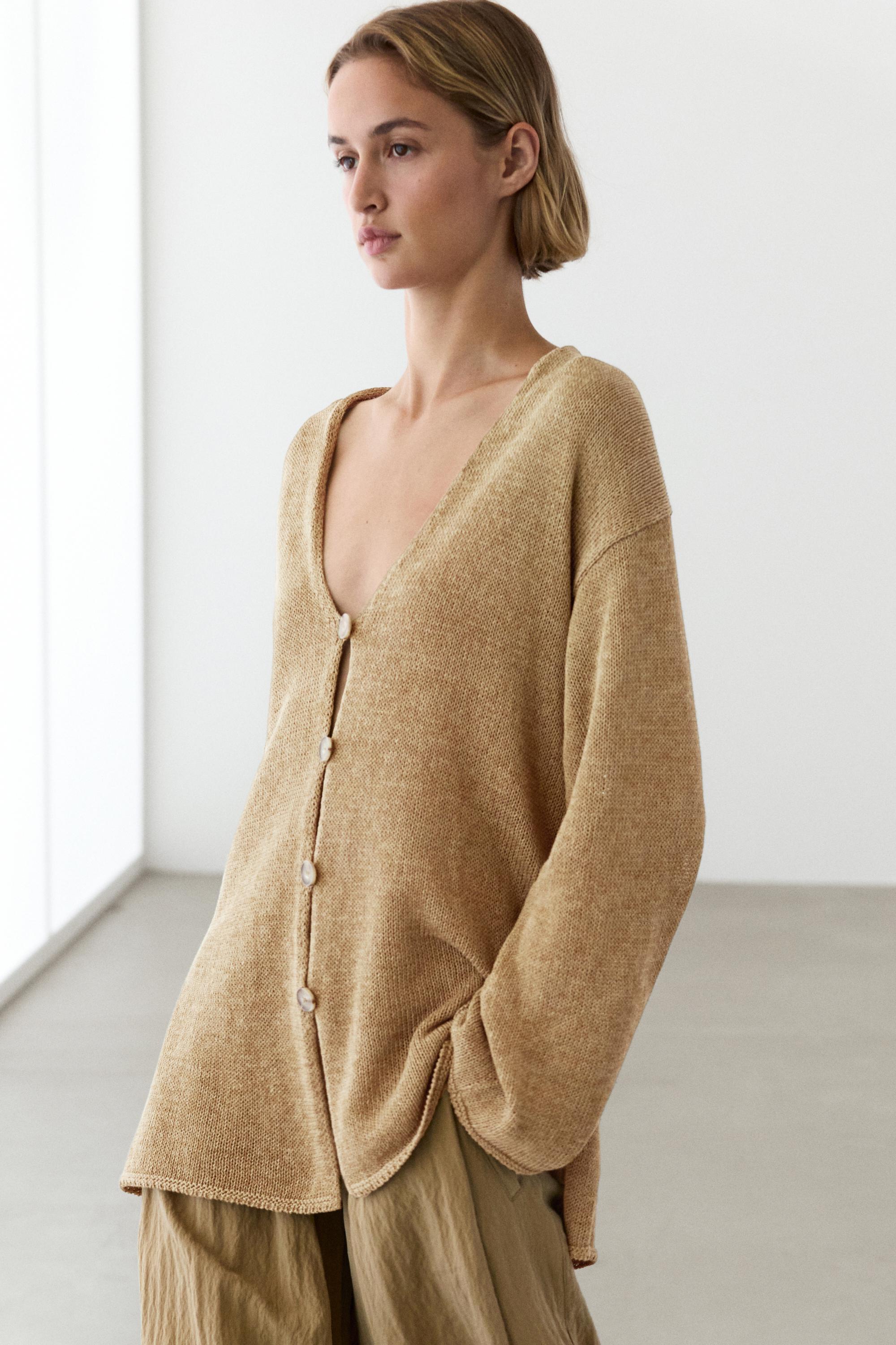 Long knit V-neck cardigan