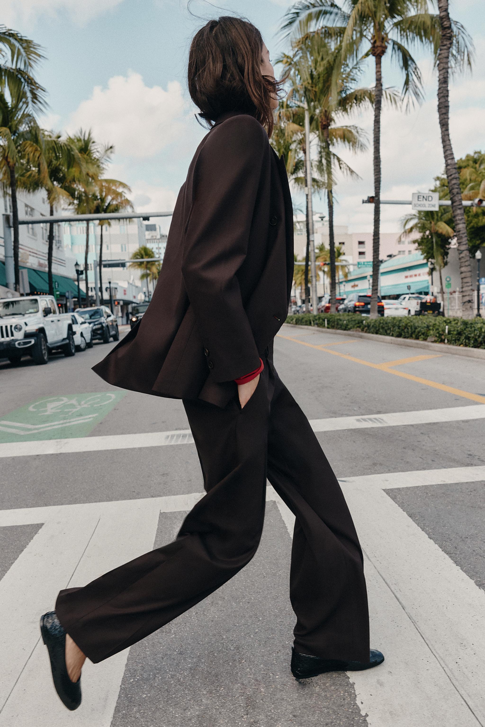 PLEATED STRAIGHT LEG PANTS