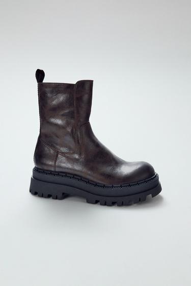 BOTA COM EFEITO DESGASTADO E PLATAFORMA - Marrom da Zara