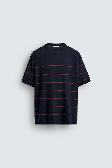 T-SHIRT EN MAILLE AVEC JACQUARD À RAYURES - Rayure rouge de Zara
