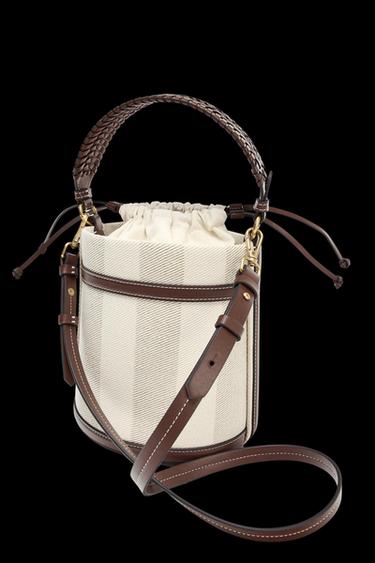 BUCKET CANVAS RAYAS - Beige claro de Zara